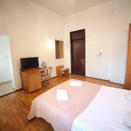 Casa Tomis 3*